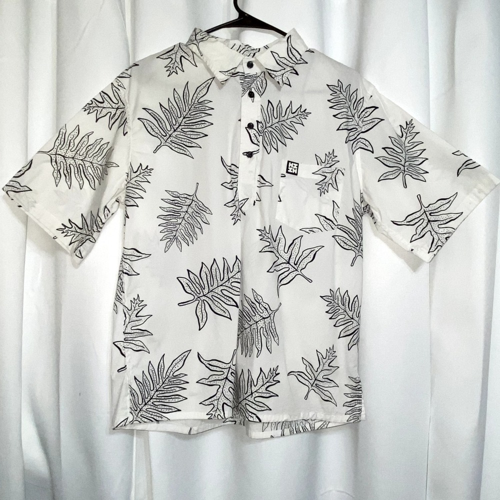 HAWAII'S FINEST Hawaiian Aloha Shirt Mens Small White‎ Black Lauwae Fern